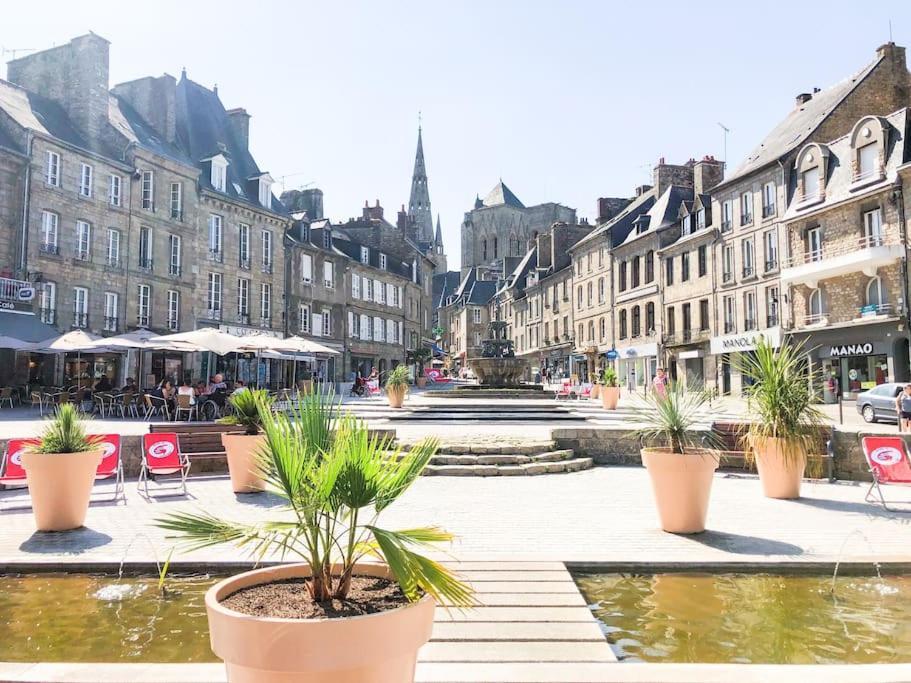 Nouveau ** Le Raffine Au Coeur De Guingamp ** Parking Exterior foto